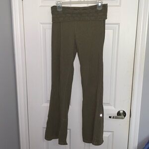 Lululemon Beige Stretch Lounge Pants Sz 6